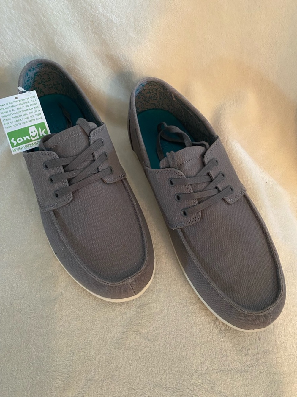 NWT Sanuk Charcoal Canvas  Sneakers for Men